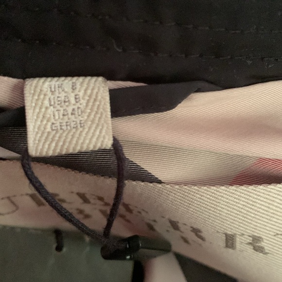 Burberry trench coat - Picture 7 of 10